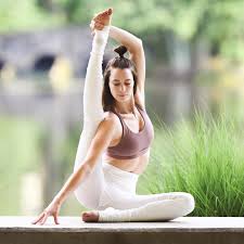 Junebloomyogis Tomorrow S Pose For Our Challenge Is Leg Behind Head But Don T Run Away Just Yet Yes This Is An Advan Gymnastik Bilder Joga Gymnastik