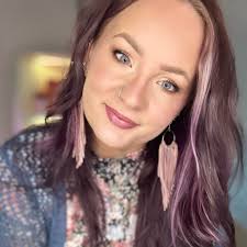 Completely obsessed with @mandylikes_'s viral blush application  hack!🤌🏻🍅✨ Say goodbye to tiring blending and embrace flushed glow with  this easy technique.☺️♥️