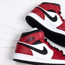 Air Jordan 1 Mid Bg Gym Red White Black Air Jordan 1 Mid Chicago Black Toe 554724 069 Red White Black In 2020 Air Jordans Jordan Shoes Girls Jordan 1