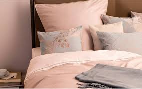 Wie oft beziehen sie ihr bett frisch? Bett Beziehen Leicht Gemacht Baur