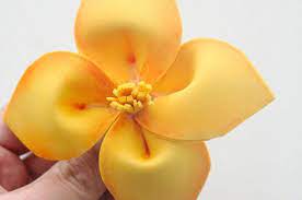 Maybe you would like to learn more about one of these? Flor En Goma Eva Facil De Hacer Flor Goma Eva Rosas En Goma Eva Y Como Hacer Flores