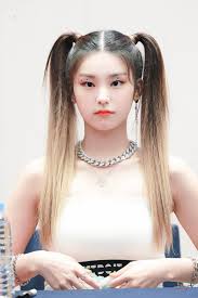 Yeji Itzy Gadis Cantik Gambar Selebritas