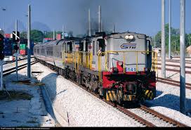 Padang besar is the train station which is at the top end of malaysia's west coast train line, near to the border with thailand. Ydm4 No 6149 And Ydm4 No 6663 Were Hauling The Senandung Langkawi Express Train No 20 From Kl Sentral To Hat Yai Junction It Padang Besar Train Langkawi