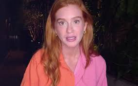 Barbosa started off her career as a child actress with her first major role was in the telenovela começar de novo. Marina Ruy Barbosa Revela Noites Em Claro Antes Da Estreia De Imperio Panico 4pop