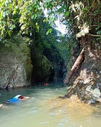 Dari sini perjalanan dilanjutkan menuju ke daerah cariu hingga nanti. Mampir Ke Green Canyon Dan Curug Ciomas Karawang