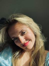 Hello sweet people, moved in Sarasota one month ago 🤗❤️ looking for a new  friends to increase my social circle☀️😁🐙 About me : I'm 37 years old,  strongcareer oriented person, have a