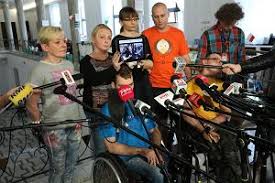 Ten rodzaj świadczenia stanowi zasiłek dla osoby opiekującej się osobą starszą, która ukończyła 75. Zasilek Pielegnacyjny Na Osobe Starsza Aktualne Wydarzenia Z Kraju I Zagranicy Wyborcza Pl