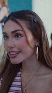 Madisonbeer Shoulders