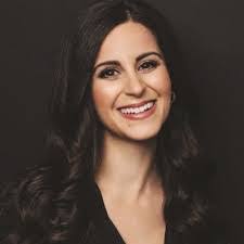 Lisa Fecteau's Instagram, Twitter & Facebook