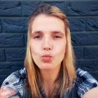 Kelly Caspers's Instagram, Twitter & Facebook