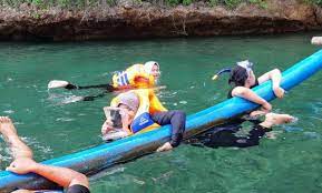 Harga tiket masuk per orang masuk ke teluk ijo banyuwangi yaitu rp 35.000,00 per orang. 10 Foto Teluk Biru Banyuwangi Rute Wisata Pantai Surga Tersembunyi Jejakpiknik Com
