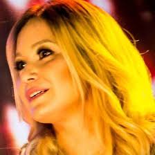 Es como un quiste que tengo en el pie, que toca un nervio. Karina La Princesita Fundacion Konex