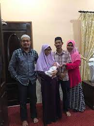Walaupun sibuk, ustaz ebit lew tetap ada masa untuk dating dengan isteri di belakang rumah. Dapat Anak Sedara Baru Dato Ustaz Mohd Kazim Elias Facebook