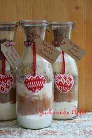 Die backmischung im glas sieht mit den smarties besonders herzig aus. Backmischungen Im Glas Als Geschenk Aus Der Kuche Zuckersusse Apfel Kreativer Familienblog Und Reiseblog