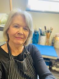 Barbara Tracy's Instagram, Twitter & Facebook