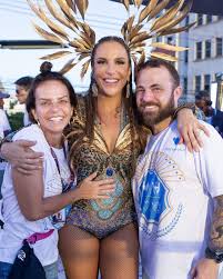 A música toca e os acordes são conhecidos. Ivete Sangalo Mostra Sua Forca Como Grande Destaque Do Carnaval De Salvador