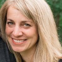 Carrie Lindon's Instagram, Twitter & Facebook