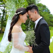 Trên trang cá nhân, hứa minh đạt gây chú ý khi đăng tải hình ảnh lâm vỹ dạ kèm theo dòng trạng thái chúc mừng sinh nhật vợ. Lam Vá»¹ Dáº¡ Khoe áº£nh CÆ°á»›i Lang Máº¡n Ben Ong Xa Há»©a Minh Ä'áº¡t
