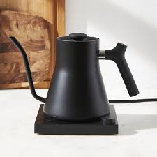 Black And White Teapot On Kardashians Fellow Stagg Matte Black Electric Kettle Reviews Crate And Barrel Electric Kettle Kettle Coffee Games