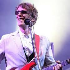 Fue uno de los músicos más importantes de su país y se. Luis Alberto Spinetta S Fender Telecaster Deluxe Equipboard