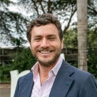 Gordon Weiss's Instagram, Twitter & Facebook