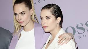 Cara delevingne / кара делевинь. Liebesrose Cara Delevingne Und Paris Haben Gleiches Tattoo Promiflash De