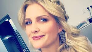 Take a look at jennifer knaeble and share your take on the latest jennifer knaeble news. Auf Mallorca So Gross Wird Jennifer Knables 2 Hochzeit Promiflash De