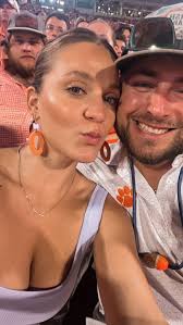 Robyn Oakley and Seth McLaughlin's Wedding Website