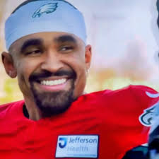 Hard Knocks” Cameras Catch Jalen Hurts & AJ Brown's Interesting Sideline  Interaction at Practice Amid Growing Beef Rumors [VIDEO] Full story via 🔗  in comments. 👇
