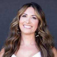 Lynette Rios's Instagram, Twitter & Facebook