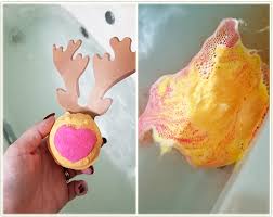Chris the camel *limited edition* bath bomb demo | lush. Skincare Saturday Lush Christmas 2019 Makeup Your Mind