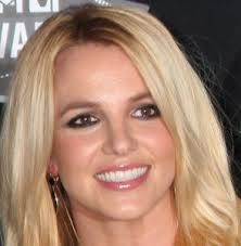 10 Surprising Celebrities that Sew