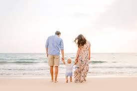 What should i wear to a family beach picture? 21 Beach Photo Ideas To Get More Instagram Likes Trickyphotoshop