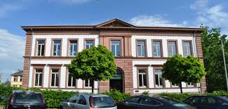 File Oberursel Schule Mitte Front Jpg Wikimedia Commons