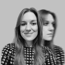 Amanda Hoover's Instagram, Twitter & Facebook