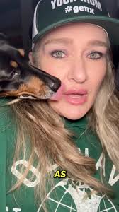 Let’s talk about the mom arm. #genx #genxlife #yourmom #GenXHumor