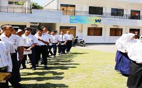 Profil sekolah merupakan materi yang disampaikan untuk kegiatan masa pengenalan lingkungan sekolah tahun ajaran. Smk 17 Agustus 1945 Surabaya
