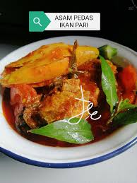 Cara membuat resepi asam pedas ikan pari daun kesum Ikan Pari Asam Pedas