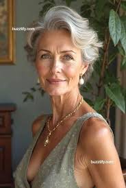 Cincuenta y dos años tenía cuando me enteré que mi esposo, el mismo que  tardaba dos horas en elegir entre arroz o sopa, había decidido irse con su  entrenadora del gimnasio. Sí,