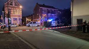 Politie ambulances en twee traumahelikopters zijn opgeroepen voor hulp. 42l15m77m9tqqm