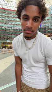 Joy: Struggles and Friendships Behind the Scenes