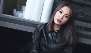 Pendedahan janna nick mengenai dia mengalami masalah gangguan bipolar dan pernah melakukan cubaan bunuh diri ketika berusia 14 dan 15 tahun itu bukan untuk meraih simpati. Janna Seronok Jadi Haura