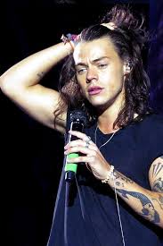 Tease out a few sections to give. Harry Styles Cleveland He S So Beautiful Pinterest Sweetthensour Harry Styles Concert Harry Styles Long Hair Harry Styles