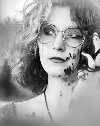 Hello peeps….. I wanted to share a little about who I am to the new  followers out there……..in ten slides😂💙 1. That's me, Valori Wells, I am  an artist💙 2. I am