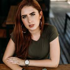 Stream Beatriz Andrade music