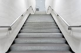 Anti rutsch streifen für innenbereiche und deren treppe gegen sich lösende ecken mit runden enden. Antirutsch Belage Von Reinle Belage Fur Treppen Und Leitern