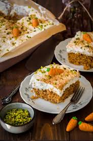Karottenkuchen Mit Weisser Schokocreme Oats And Crumbs Rezept In 2020 Karotten Kuchen Karottenkuchen Schokocreme