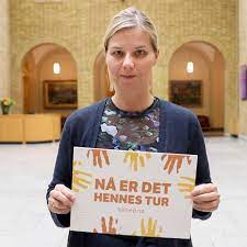 Alle mennesker har rett til å leve sine liv i frihet fra negativ sosial kontroll, æresrelatert vold, tvangsekteskap og kjønnslemlestelse. Guri Melby Er Du Klar For Arets Viktigste Sondagstur 20 Oktober Er Det Tv Aksjon Og Na Er Det Hennes Tur Jeg Skal Ga Med Bossa For A Gi Mitt Bidrag Care