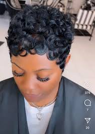 Who can style short hair in Albany, GA?