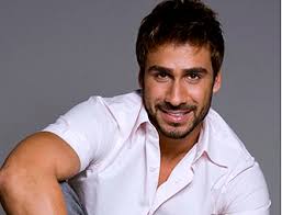 Caras & Bocas: Edgar pede para Beth pegar o bebê de Anita